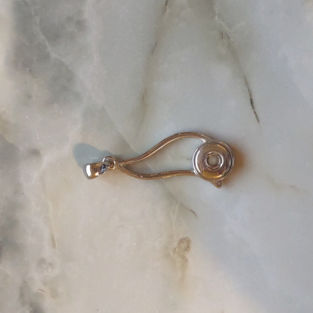 Asymmetrical necklace pendant for snap jewelry